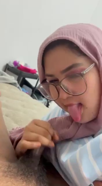 Tante Jilbab Jago Sepong Full Percakapan Thumb
